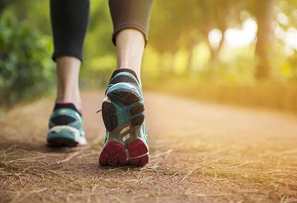 生態級負氧離子粒徑小,活性高,易透過血腦屏障,能夠快速中和正離子 生態級負氧離子粒徑小,活性高,易透過血腦屏障,能夠快速中和正離子